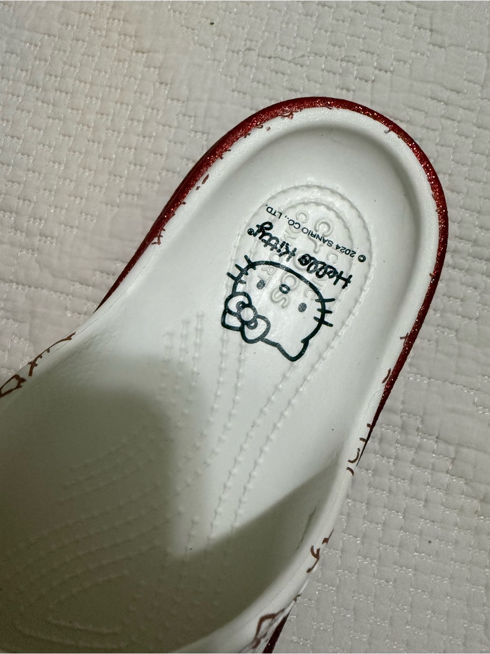 CROCS Women Red and White Hello Kitty Glitter - Picture 5 of 8